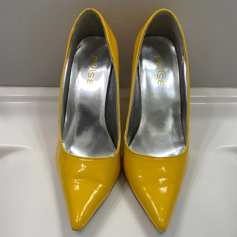 Pulse Vibrant Yellow Heels